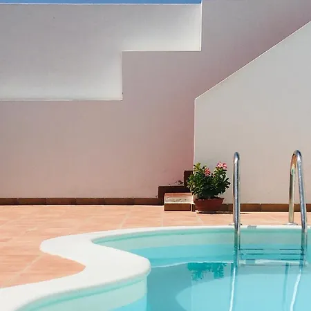 Surfers Retreat *